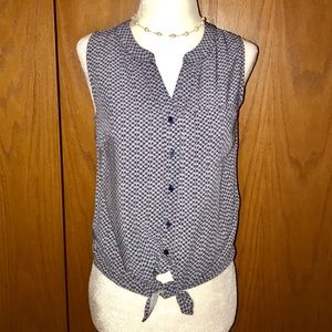 Kenar Sleeveless Button Down Tie Front Top